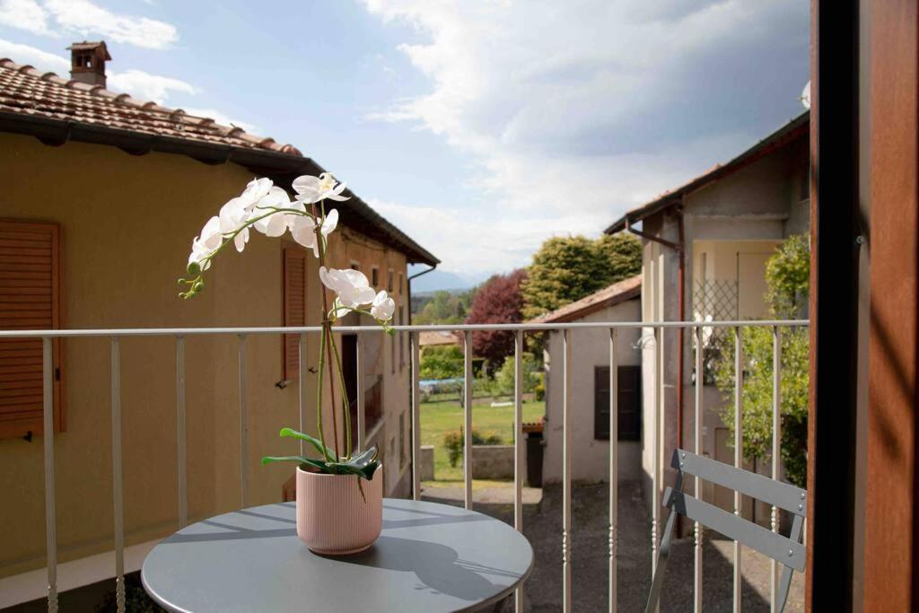 Vista Lago-Appartamento Funzionale Con Vista バレーゼ エクステリア 写真